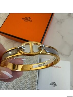 NEW in box Hermès Mini Clic Bracelet Chaine d’ancre grey gold “marron glacé”